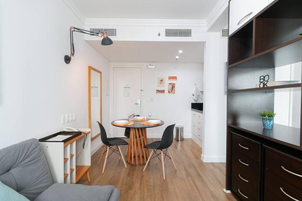 Lindo Flat Em Pinheiros Na Rua Oscar Freire E Proximo Hospital Clinicas * São Paulo