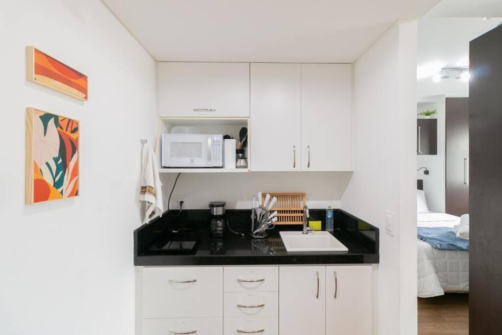 Lindo Flat Em Pinheiros Na Rua Oscar Freire E Proximo Hospital Clinicas Apartamento São Paulo