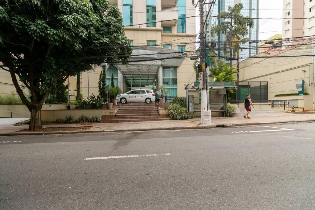 Lindo Flat Em Pinheiros Na Rua Oscar Freire E Proximo Hospital Clinicas