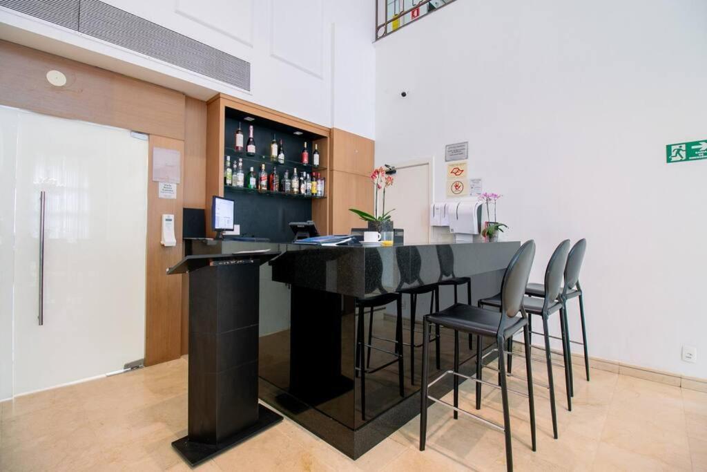Lindo Flat Em Pinheiros Na Rua Oscar Freire E Proximo Hospital Clinicas * São Paulo