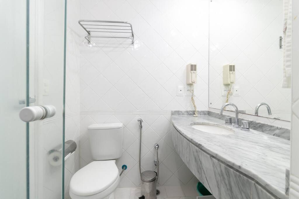 Lindo Flat Em Pinheiros Na Rua Oscar Freire E Proximo Hospital Clinicas * São Paulo